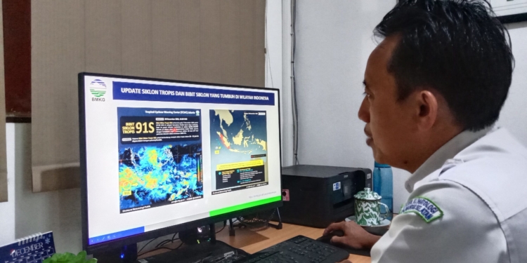 BMKG Prediksi Curah Hujan Kalsel Masih Menengah Hingga Awal April, Mudik Lebaran Diminta Waspada Cuaca