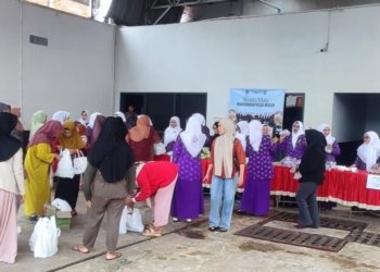 Wanita Islam Tanah Bumbu Gelar Pasar Murah, Bantu Warga Dapatkan Sembako dengan Harga Terjangkau