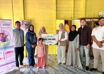 BPJS Ketenagakerjaan Serahkan Santunan JKM Rp42 Juta kepada Ahli Waris Pekerja Rentan di Desa Muara Pagatan Tengah