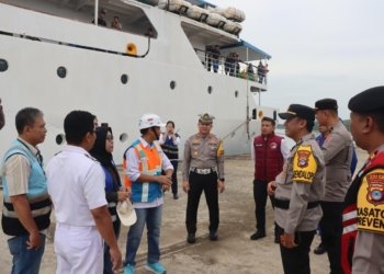 Polres Tanah Bumbu Tes Urine Nahkoda Kapal, Pastikan Keamanan Pelayaran Arus Mudik Lebaran
