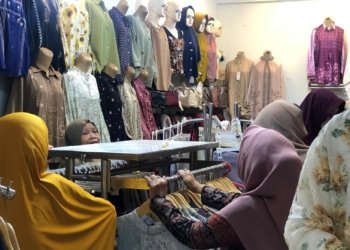 Jelang Idulfitri, Warga Banjarbaru Padati Pasar Bauntung Berburu Baju Lebaran