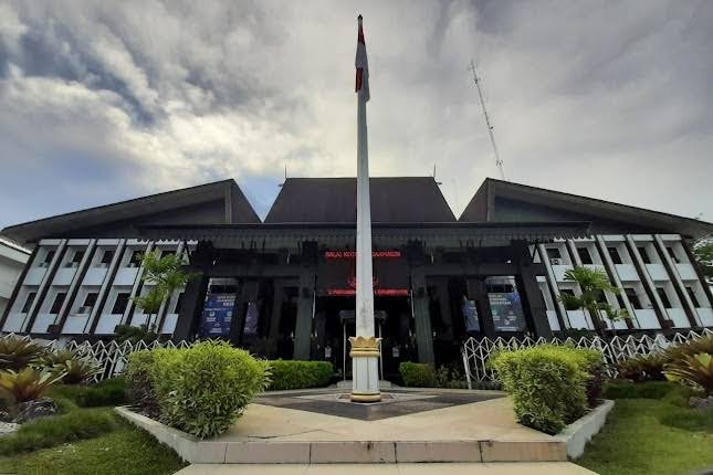 Salat Idul Fitri di Balai Kota Banjarmasin Berhadiah Umroh
