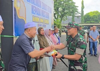 Wujud Kepedulian TNI, Kodim 1006/Banjar Salurkan Zakat Fitrah untuk Masyarakat Banjar