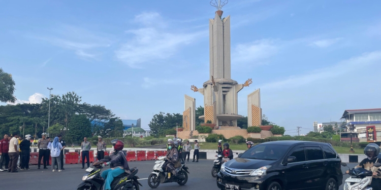 Dishub Banjarbaru: Lonjakan Kendaraan Picu Kemacetan Parah di Simpang Empat Saat Akhir Pekan