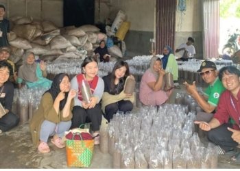 Dari Limbah Jadi Rupiah, Inovasi Mahasiswa ULM Ubah Wajah Desa Danda Jaya