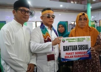Safari Ramadhan di Teluk Tamiang, Bupati Rusli Berbagai Bantuan untuk Warga Pesisir