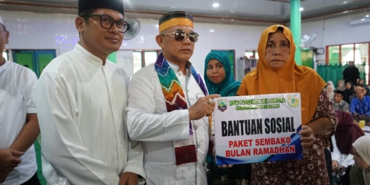 Safari Ramadhan di Teluk Tamiang, Bupati Rusli Berbagai Bantuan untuk Warga Pesisir