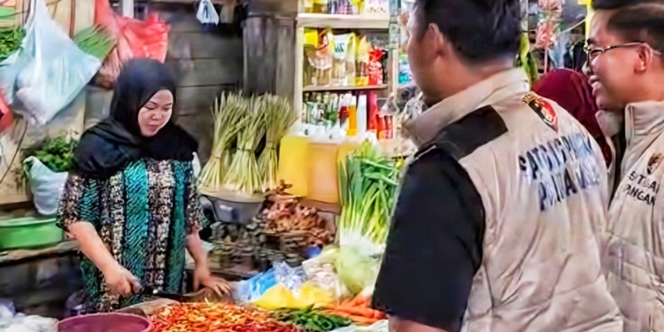 Satgas Pangan Polda Kalsel Sidak Pasar Kalindo, Stok Bapokting Dipastikan Aman Jelang Lebaran