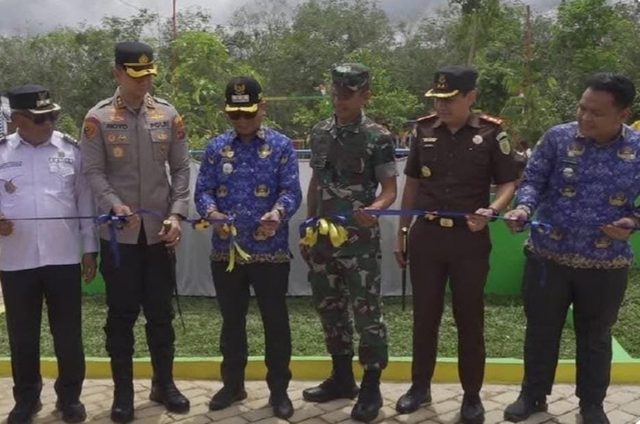 Resmikan Tiga RTH Smart, Bupati Tabalong Dorong Transformasi Digital Ditingkat Desa
