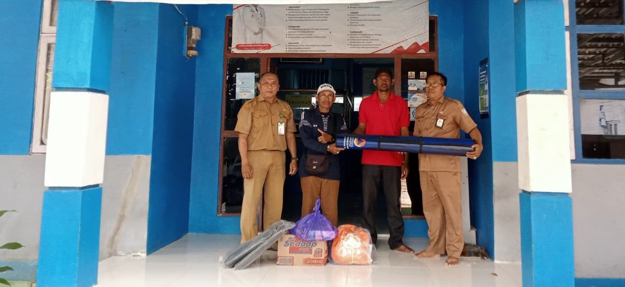 Puting Beliung Terjang Simpang Warga Dalam, Kecamatan Aluh Aluh Gerak Cepat Salurkan Bantuan untuk Korban