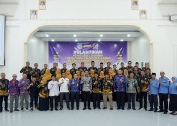 Bupati Kabupaten Banjar Kukuhkan 32 Pengurus PABPDSI, Dorong Tata Kelola Desa Lebih Transparan dan Partisipatif