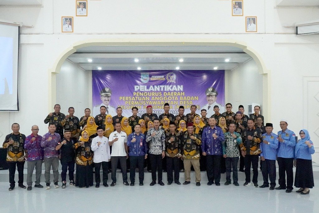 Bupati Kabupaten Banjar Kukuhkan 32 Pengurus PABPDSI, Dorong Tata Kelola Desa Lebih Transparan dan Partisipatif