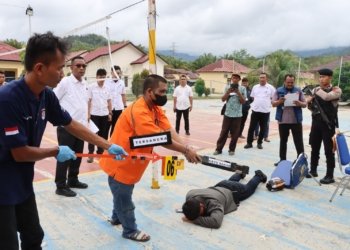 Detik-Detik Pembunuhan di Kolang Terungkap, Tersangka Peragakan Aksi di Rekonstruksi