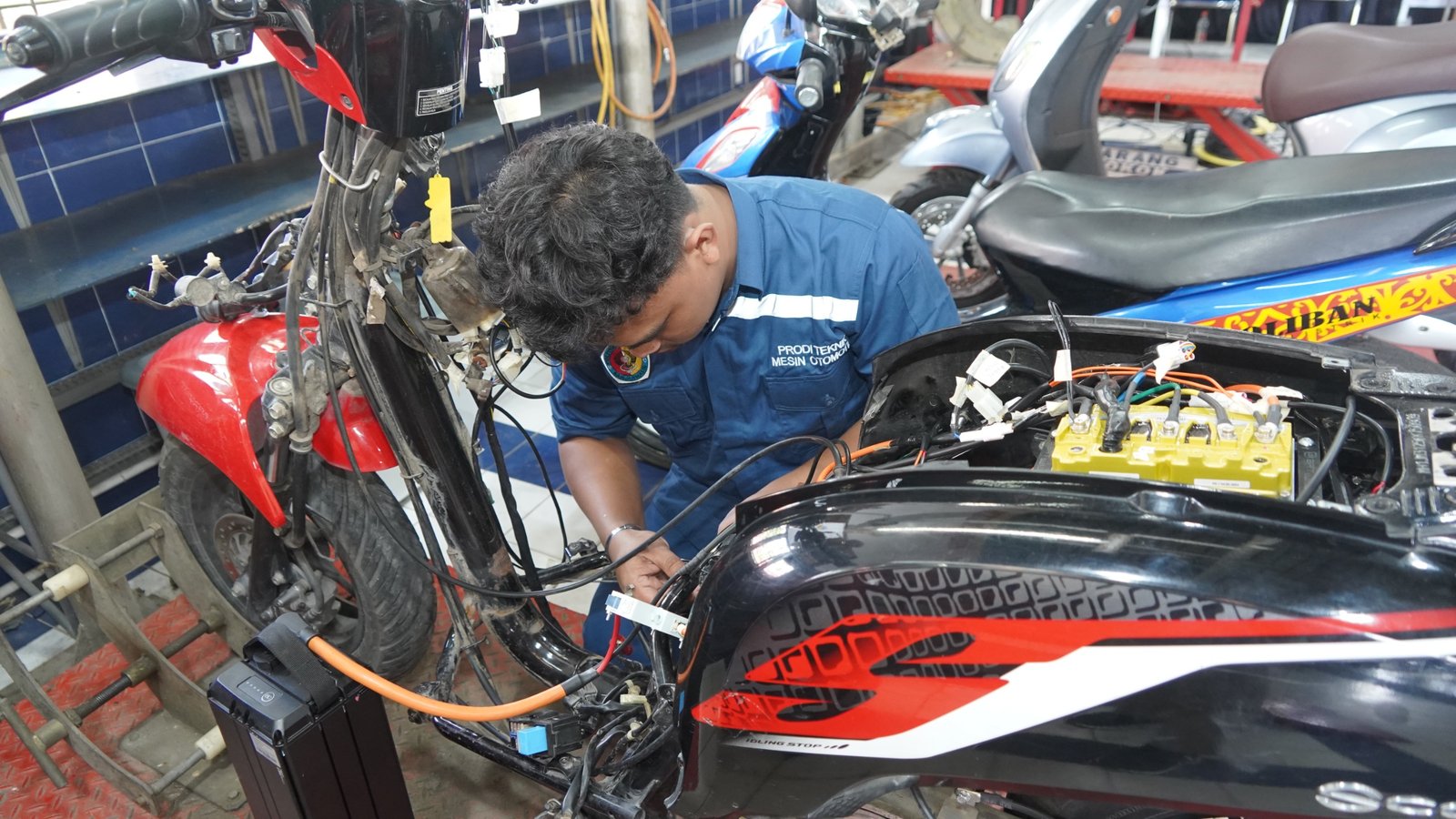 Dorong Kemandirian Energi, PLN Dukung Konversi Kendaraan Listrik di Kalimantan Selatan