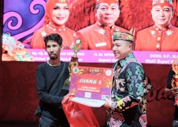 Wabup Kapuas Serahkan Hadiah Pemenang Lomba Mural HUT Kapuas 2026
