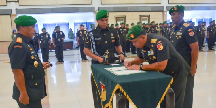 Pangdam XIII/merdeka Pimpin Upacara Serah Terima Jabatan Kasdam XIII/Merdeka