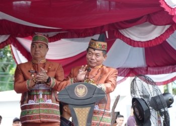 Bupati Wiyatno Lepas Ratusan Peserta Karnaval Budaya Kapuas