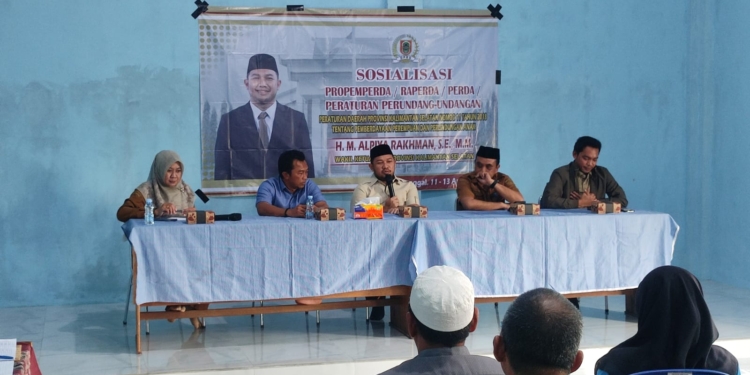 Wakil Ketua II DPRD Kalsel, Alpiya Rakhman Sosialisasikan Perda Perlindungan Anak di Tanah Bumbu