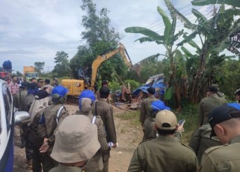 Satpol PP Banjar Tertibkan 23 Bangunan Liar di Kayu Bawang, Terungkap Modus Warung Berkedok Karaoke dan Kamar