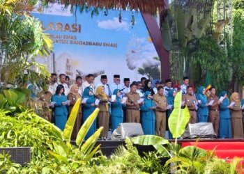 Wali Kota Banjarbaru Luncurkan Gerakan Kilau Emas, Tekankan Pilah Sampah dari Rumah