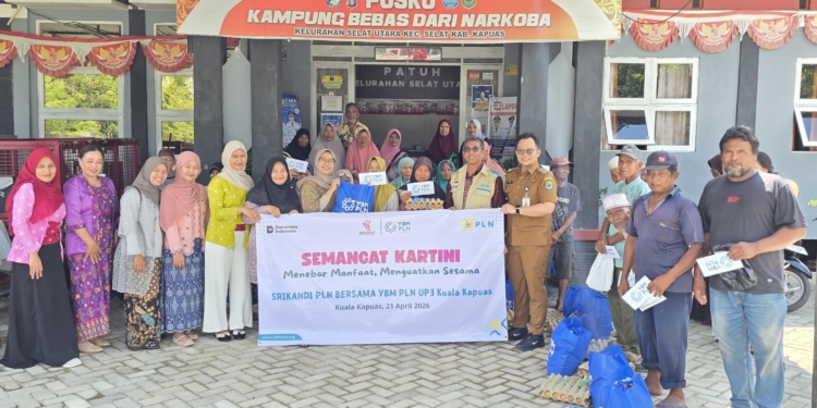 Peringati Hari Kartini, Srikandi PLN Tebar Kepedulian Lewat Aksi Berbagi
