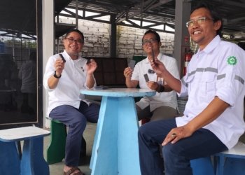 Inovasi ‘Gila’ ULM Sulap 10 Ton Plastik Jadi Meja Kursi Anti Rayap!