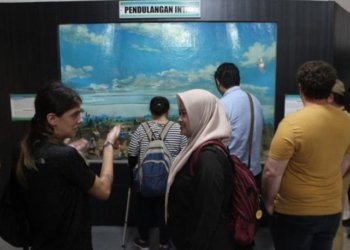 Peneliti Prancis Dalami Sejarah dan Budaya Intan Kalsel di Museum Lambung Mangkurat