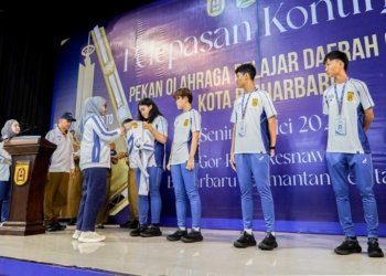 Wali Kota Lepas Kontingen Popda Kota Banjarbaru
