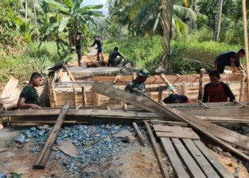 Sinergi Tanpa Batas: TNI Bersama Warga Kebut Progres Jembatan Garuda Di Tanah Bumbu