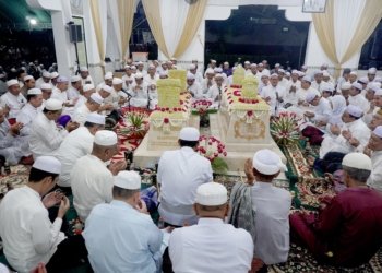 Ribuan Jemaah Padati Haul ke-15 Abah Anang Djazouly di Martapura