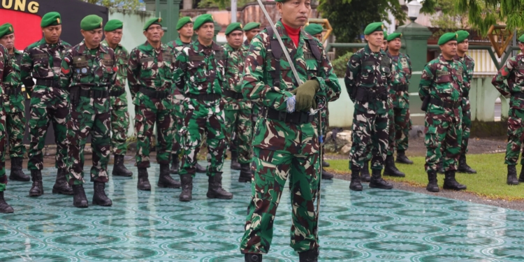 Upacara 17-an Kodim 1006/Banjar, Dandim Tekankan Semangat Pengabdian dan Kesiapsiagaan Prajurit