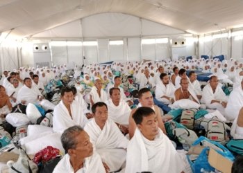 Khusyuk di Padang Arafah, Jemaah Kloter BDJ 08 Larut dalam Doa dan Harapan pada Puncak Ibadah Haji