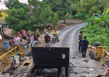 Alhamdulillah! Penantian Lebih dari 60 Tahun Berakhir, Jalan Poros Desa Gunung Batu Akhirnya Diaspal