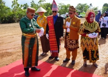 Bupati Kotabaru Letakkan Batu Pertama Pembangunan Empat Kantor SKPD di Sebelimbingan