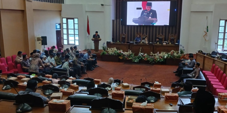 DPRD Tanah Bumbu Gelar Paripurna Jawaban Bupati atas Raperda Perizinan Berusaha Berbasis Risiko
