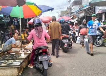 DPRD Dukung Pemkab Tertibkan Pedagang di Kawasan Pasar Jalan Mawar Kapuas