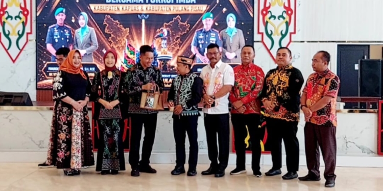 DPRD Kapuas Hadiri Kenal Pamit Dandim 1011/KLK