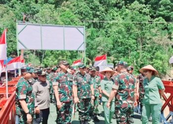 Bupati Tapteng dan Kasad Resmikan Jembatan Modular Tipe-21 di Lubuk Ampolu