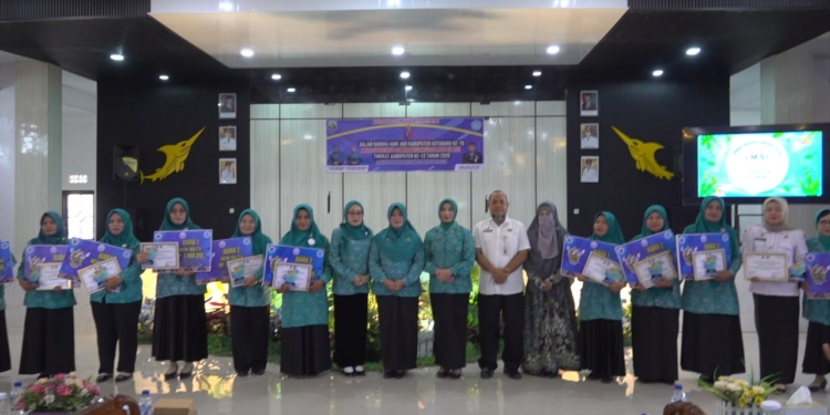 Lomba Masak Serba Ikan Kotabaru Pecahkan Kreativitas Kader PKK, Pulau Laut Utara Juara Favorite