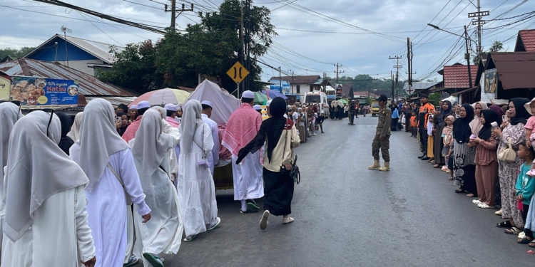 Ribuan Warga Meriahkan Pawai 1 Muharram di Cempaka, Gaungkan Bijak Bermedia Digital