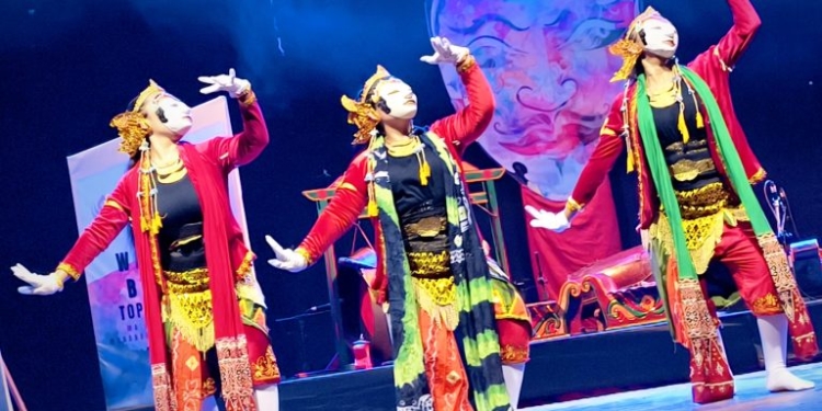 Topeng Srikandi Lahir dari Kegelisahan Regenerasi Topeng Banjar