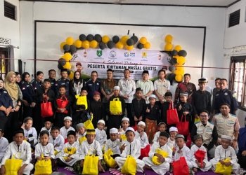 Peringati Muharram, YBM PLN Gelar Khitanan Massal Gratis bagi 31 Anak di Sukamara
