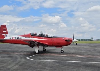 Usai Tampil di Brunei, Jupiter Aerobatic Team Pamer Atraksi Udara di Lanud Syamsudin Noor