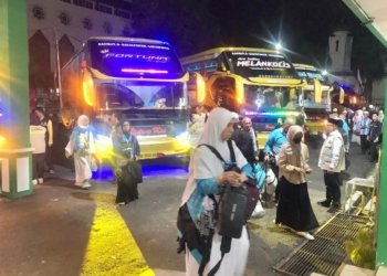 Kloter Pertama Haji Debarkasi Banjarmasin Tiba, 359 Jemaah Pulang Lengkap