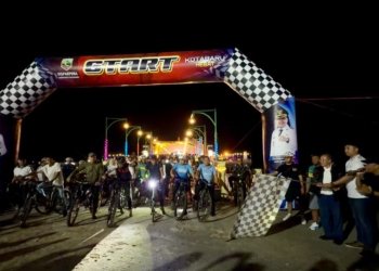 Kayuh Bersama di Bawah Gemerlap Malam, Fun Bike Night Kotabaru Diserbu Ratusan Peserta