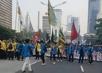 BEM UI dan FMN Gelar Aksi di Jakarta, Desak Pemerintah Turunkan BBM dan Hentikan Program MBG