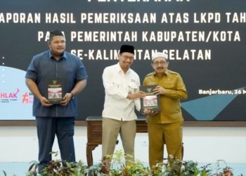 Ketua DPRD Kabupaten Banjar Dampingi Wakil Bupati Terima WTP, Bukti Pengelolaan Keuangan Daerah Semakin Akuntabel