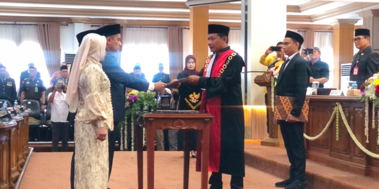 Muhammad Syahrial Resmi Jabat Ketua DPRD Banjarbaru