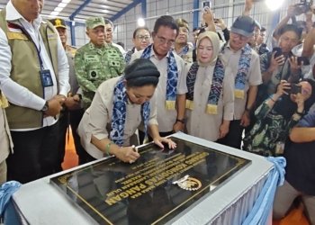 Ketua Komisi IV DPR RI Tinjau Stok Beras dan Resmikan Gudang Baru Bulog di Kalsel