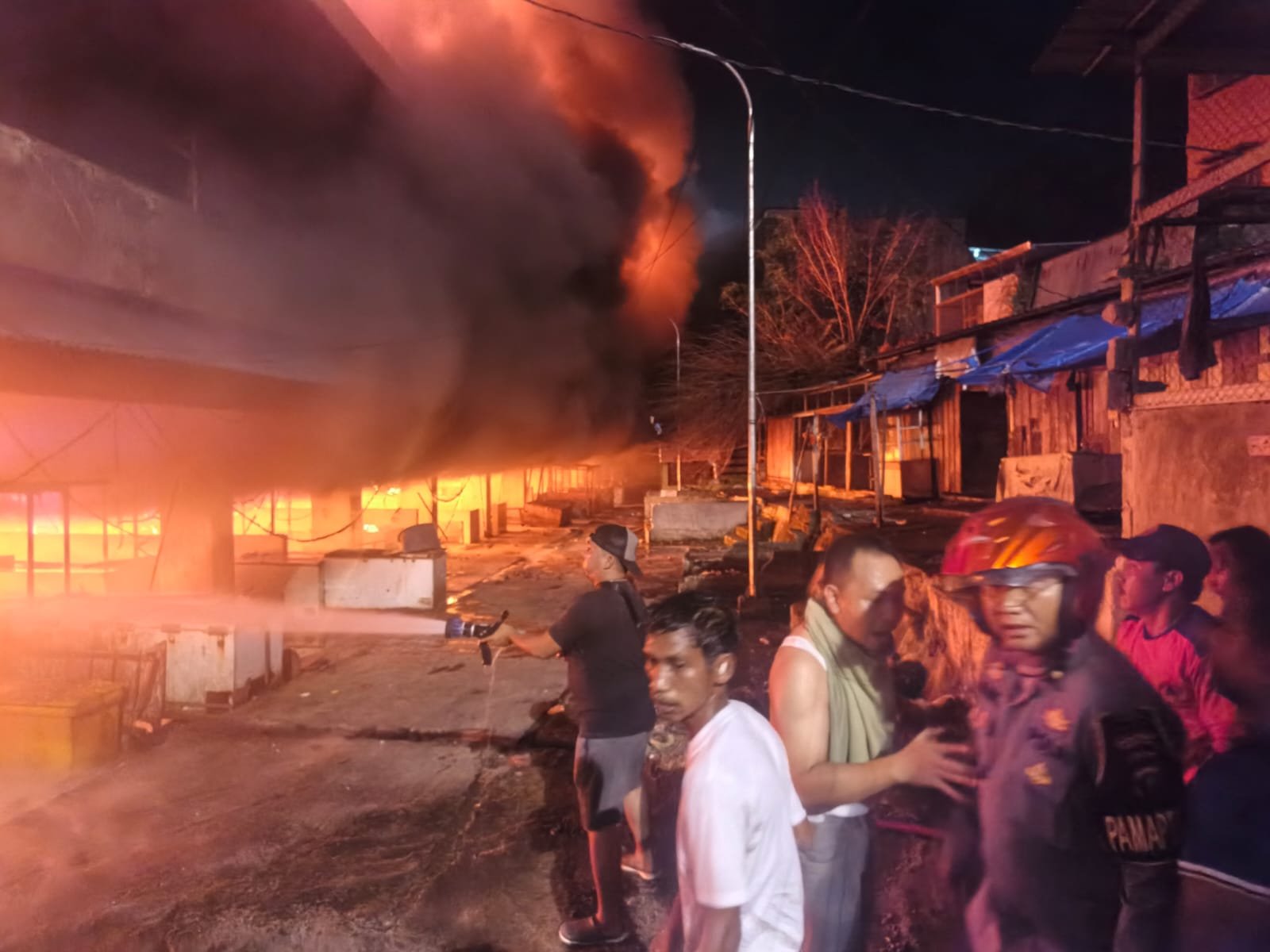 Jerit Pedagang Warnai Kebakaran Hebat Pasar Nauli Sibolga, Pesanan Pengantin Ikut Hangus